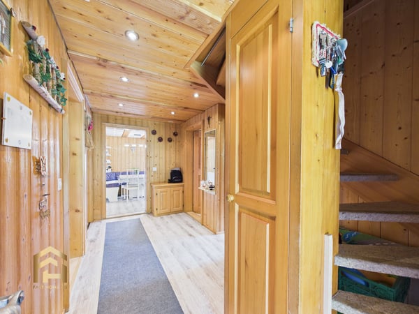 Sonniges Chalet mit Einliegerwohnung und traumhafter Aussicht 9