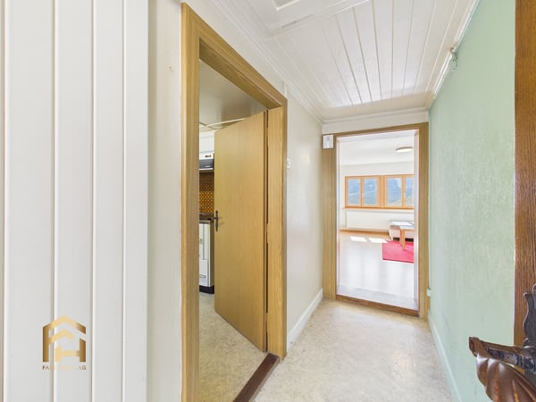 Charmante 4.5 ZWG mit toller Aussicht und viel Stauraum 8