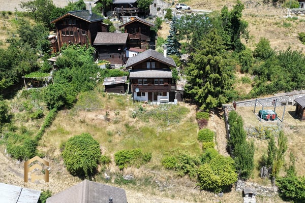 Idyllisches Zuhause oder Feriendomizil mit unverbaubarer Aussicht und 1