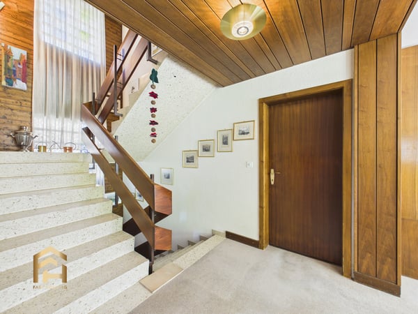 Grosszügiges Einfamilienhaus an fantastischer Lage 10