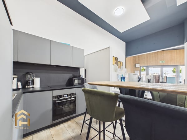 Moderne Arbeitsräume in Gampel mit Parkplätzen direkt vor Ort 4