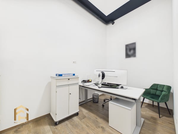 Moderne Arbeitsräume in Gampel mit Parkplätzen direkt vor Ort 8