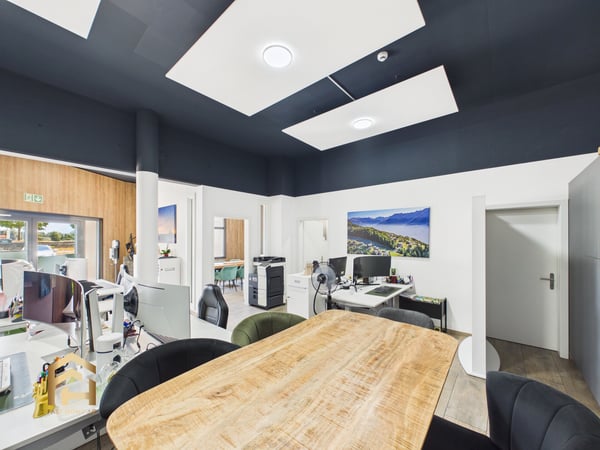 Moderne Arbeitsräume in Gampel mit Parkplätzen direkt vor Ort 3