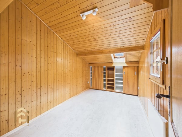 Altbau 1.5 ZWG mit Atelier im Herzen von Naters 6