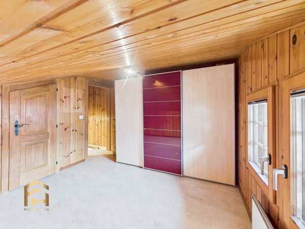 Altbau 1.5 ZWG mit Atelier im Herzen von Naters 7