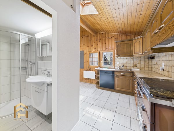 Altbau 1.5 ZWG mit Atelier im Herzen von Naters 5