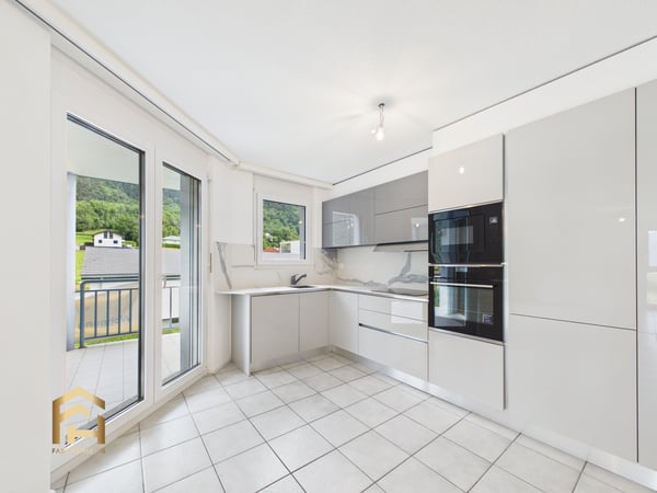 Helle 1.5 ZWG mit grossem Balkon, Bergblick und Garten 2