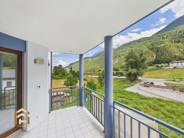 Helle 1.5 ZWG mit grossem Balkon, Bergblick und Garten 13