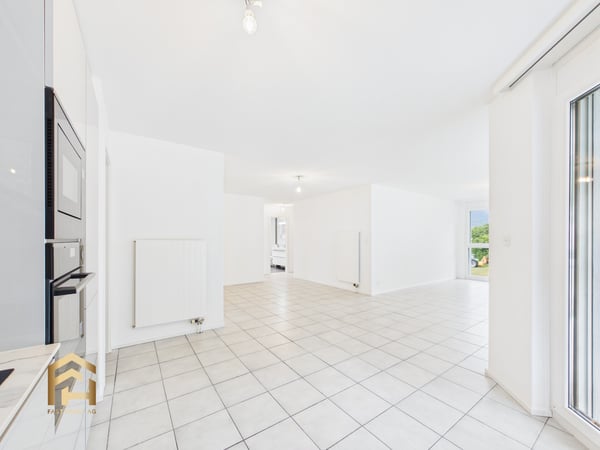 Helle 1.5 ZWG mit grossem Balkon, Bergblick und Garten 3