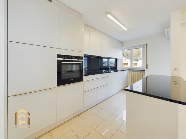 Interessante 1.5 Zimmer-Wohnung im Herzen von Naters 2