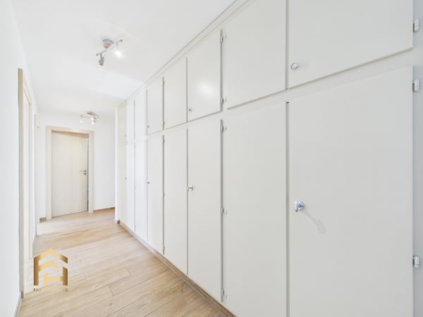Zentral gelegene 1.5 ZWG mit Balkon und Gartensitzplatz 8