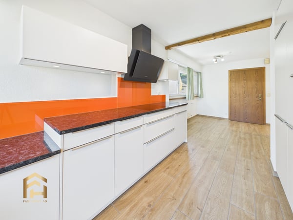 Zentral gelegene 1.5 ZWG mit Balkon und Gartensitzplatz 2