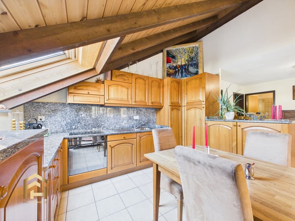 Charmante Duplex-Dachwohnung mit herrlicher Bergsicht 4