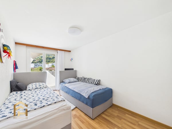 Laufend modernisierte und bezugsbereite Familienwohnung 7