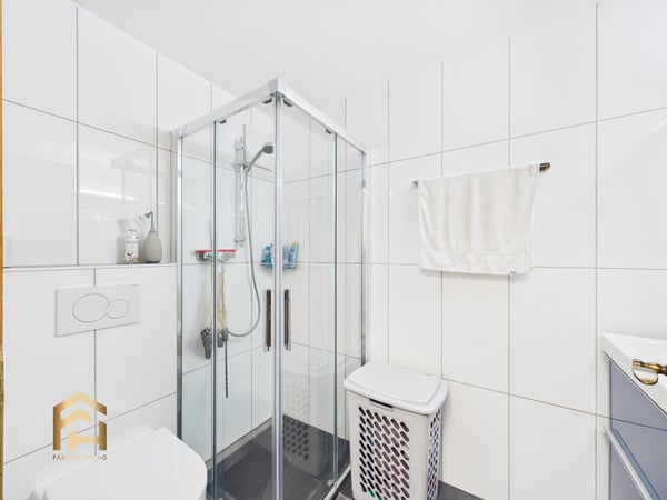 Laufend modernisierte und bezugsbereite Familienwohnung 10