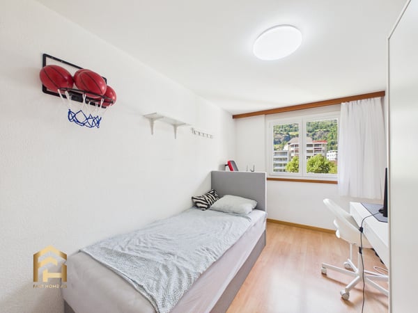 Laufend modernisierte und bezugsbereite Familienwohnung 8