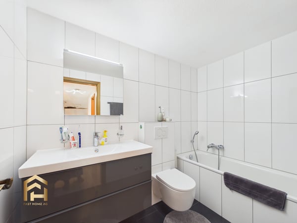Laufend modernisierte und bezugsbereite Familienwohnung 9