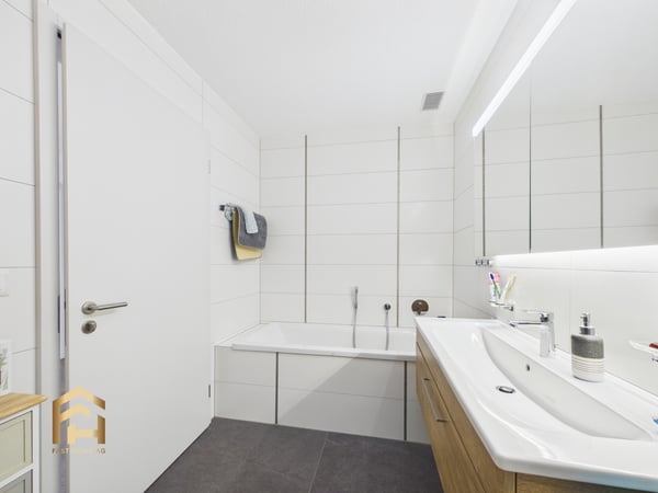 Grosszügige 5.5 Terrassenwohnung mit freiem Blick über das Rhonetal 9