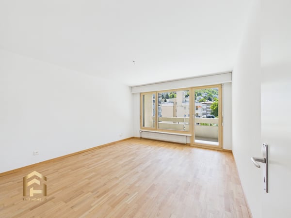 Exklusiv inmitten Visp: Renovierte 2.5ZWG,Umlaufbalkon, Lift&Garage 6