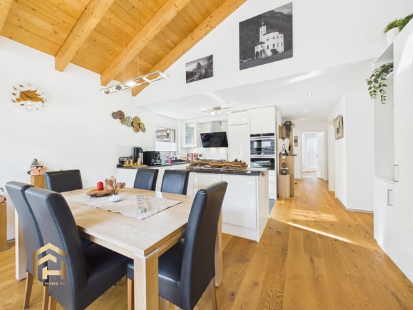 Duplex-Dachwohnung (220m2) mit traumhafter Aussicht 2