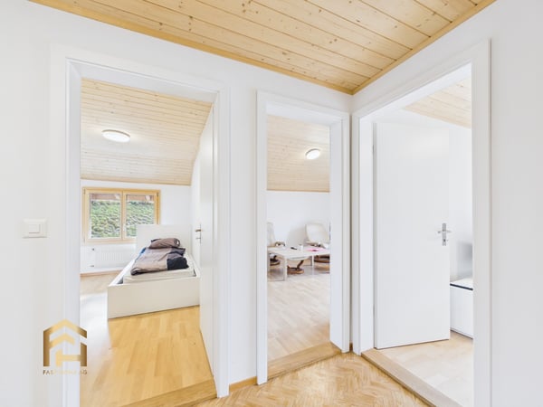Teilrenoviertes Chalet mit 4 Wohneinheiten in Bürchen zu verkaufen 12