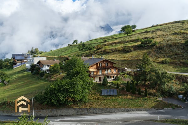 Teilrenoviertes Chalet mit 4 Wohneinheiten in Bürchen zu verkaufen 5