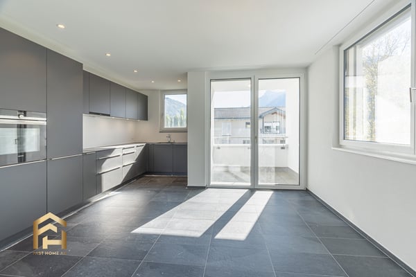 Top-Modern wohnen in Visp West: Neuwertige 4.5-ZWG 1