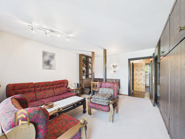 Attraktive 2.5-Zimmer-Wohnung mit 2 Balkonen und toller Aussicht 3