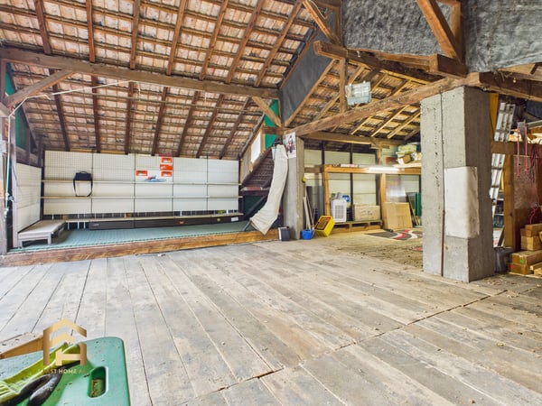 Vielseitig nutzbarer Holzstall mit ca. 130 m² in Susten ab sofort 3