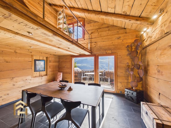 Modernes Chalet mit sonniger Südterrasse in Oberrotafen 1