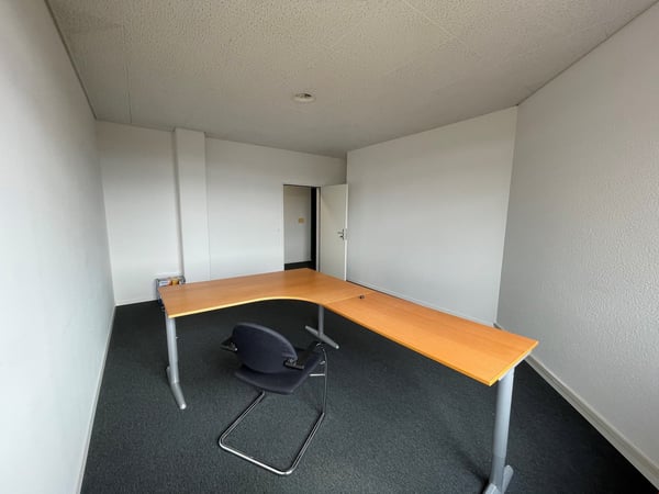 Einzelbüro mit super Aussicht im 5. Stock 6