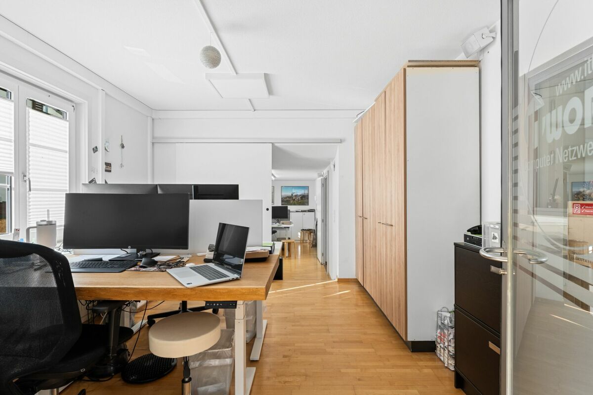 Casa residenziale e commerciale in posizione centrale a Wolhusen