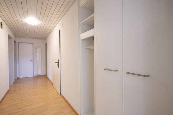 2-Familienhaus an naturnaher Lage mit herrlicher Sicht ins Grüne 8