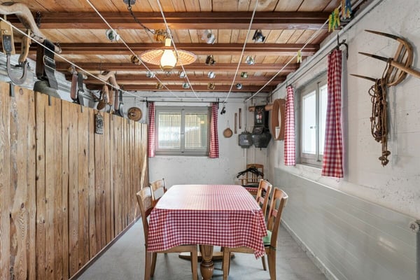 6½-Zimmer-Einfamilienhaus an ruhiger und sonniger Lage in der Tempo-30-Zone 13