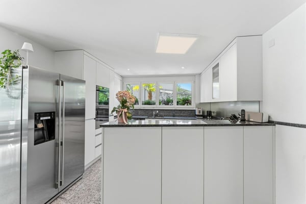 Modern. Grosszügig. Einzigartig. 4½-Zimmer-Einfamilienhaus mit Pool 10
