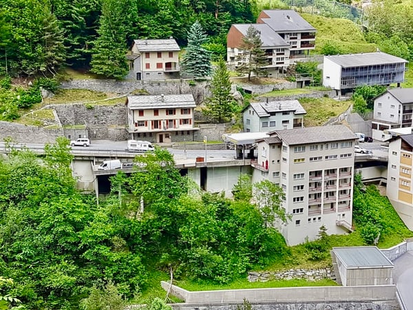 Geschäfts- und Wohnhaus mit viel Potenzial an der Grenze 5