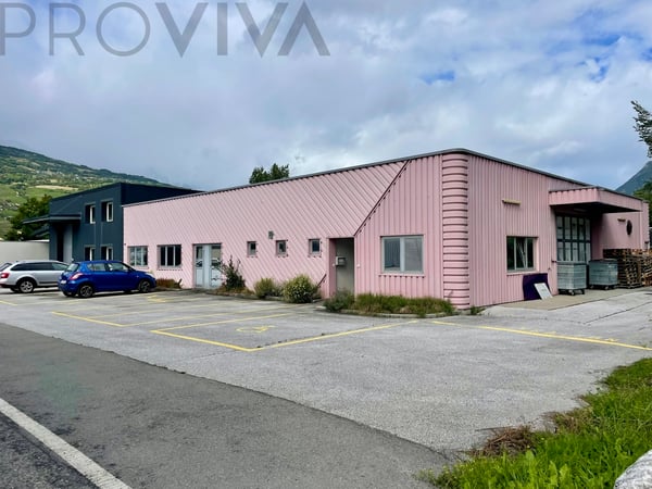 Große, modulare Industriehalle mit 32 Garagenboxen 1