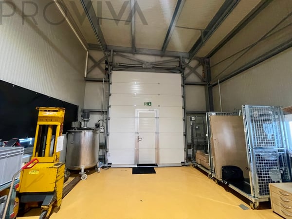 Große, modulare Industriehalle mit 32 Garagenboxen 4