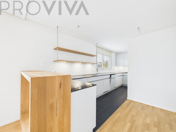 Mit vielen Extras wie Hallenbad, Sauna, Partyraum und Turnhalle 3