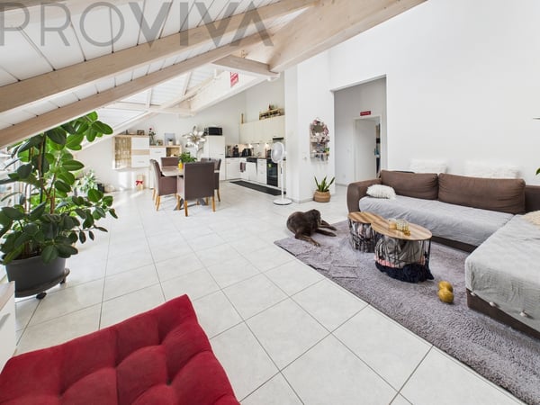 mit Charme und grossem Balkon 1