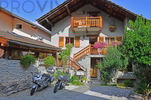 Charmantes Mehrfamilienhaus mit Charakter und Nähe zur Seilbahn 1