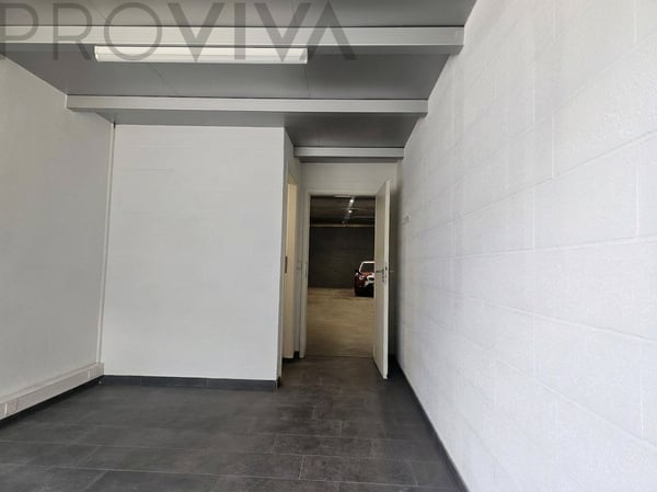 Halle in idealer Lage mit separatem Büro 3