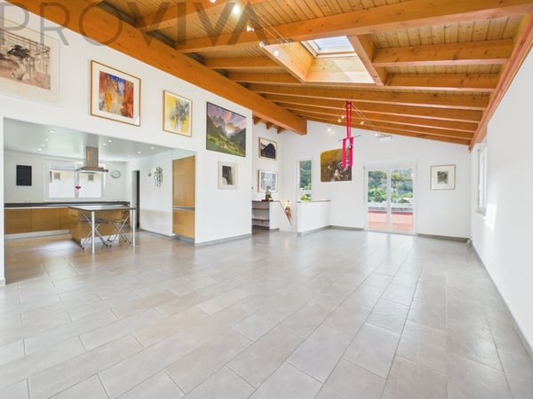 Familienhaus mit Panoramablick auf die Alpen 2