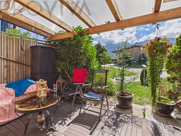 Modern, grosszügig und  auf zwei Etagen mit gemütlichem Sitzplatz 1