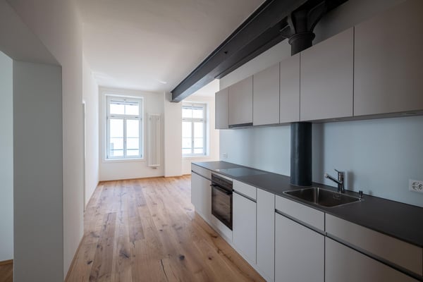Hochwertige, moderne 4.5 Zimmer-Wohnung mit Altbaucharme 3