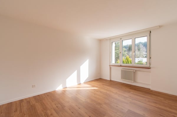 Helle 1.5 Zimmer-Wohnung mit Balkon 1