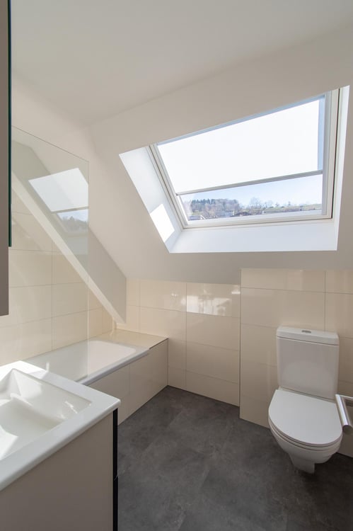 Besondere 4 Zimmer-Maisonette-Dachwohnung in der Stadt 6