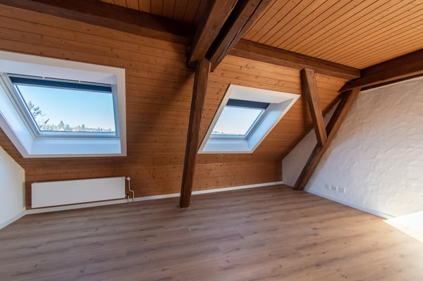 Besondere 4 Zimmer-Maisonette-Dachwohnung in der Stadt 9