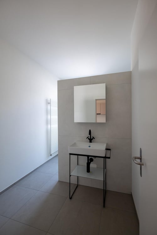Charmante 2.5 Zimmer-Wohnung 12