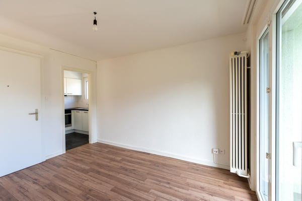 Rénové et lumineux 2.5 pièces avec balcon 7